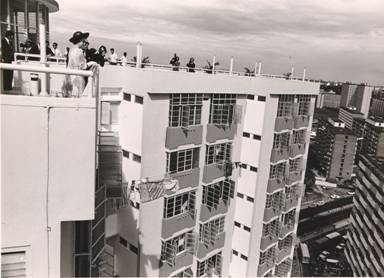 Her Majesty Queen Elizabeth II on the rooftop of Toa Payoh's VIP Flat at Blk 53 Lorong 5, during her visit in 1972. Photo: www.toapayoh.com