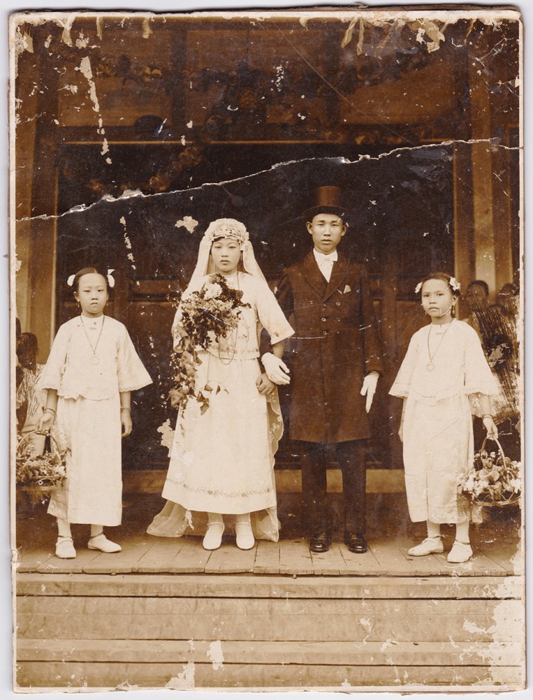 Wedding Portrait of Madam Yap Swee Eng and Mr. Tan Soon Loh. Photo: Chia Bee Lian